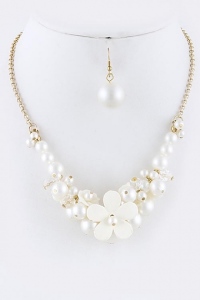floral-ornate-accent-cluster-pearl-ball-necklace-set