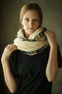 holiday-plaid-trim-large-fashion-poncho-scarf (2)